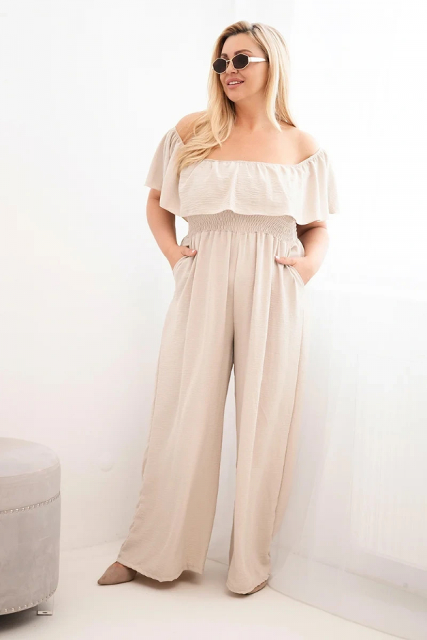 Dámsky overal plus size s volánom a krátkym rukávom 2608