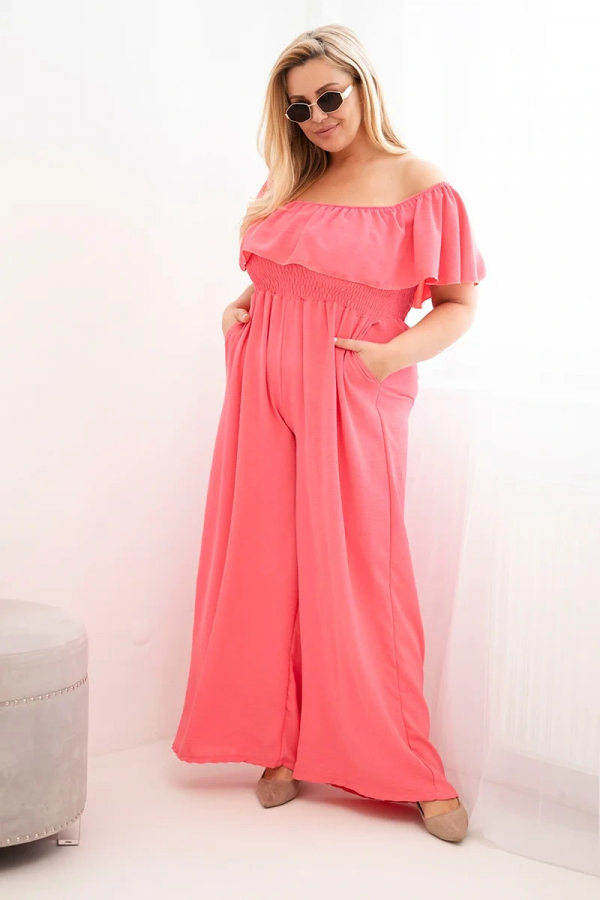 Dámsky overal plus size s volánom a krátkym rukávom 2608